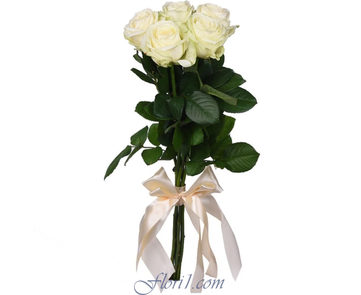 Розы пять штук. Букет из 5 роз Мондиаль. 15 Белых роз Аваланч 70см. Букет из 5 белых роз. Розы без упаковки.